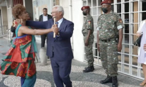 António Costa com Dançarina