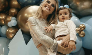 Jéssica Antunes e o filho Isaac